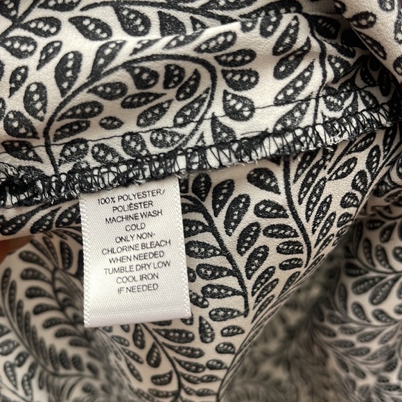 Loft black and white blouse size large petite - Picture 4 of 4